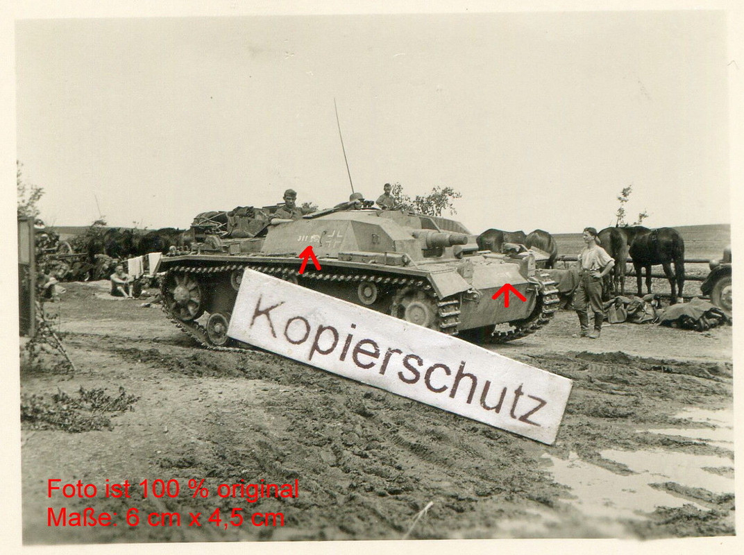 Sturmgeschütz mit Nummer 311 und Wappen