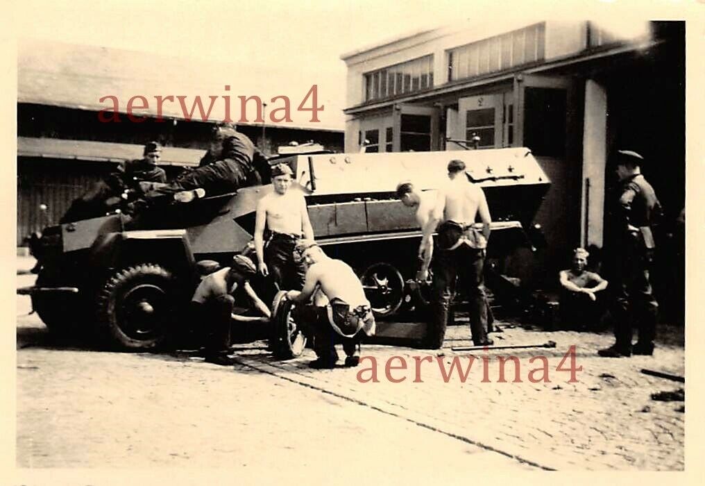 Technischer Dienst beim wechseln Kettenräder Schützenpanzerwagen