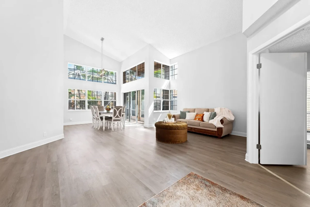 1525 Seabay Road, Weston, FL 33326