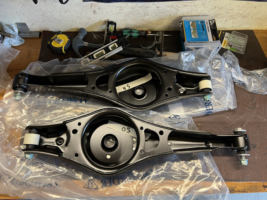 8B6FB2F8-B339-4883-B7C4-F852602D26AA