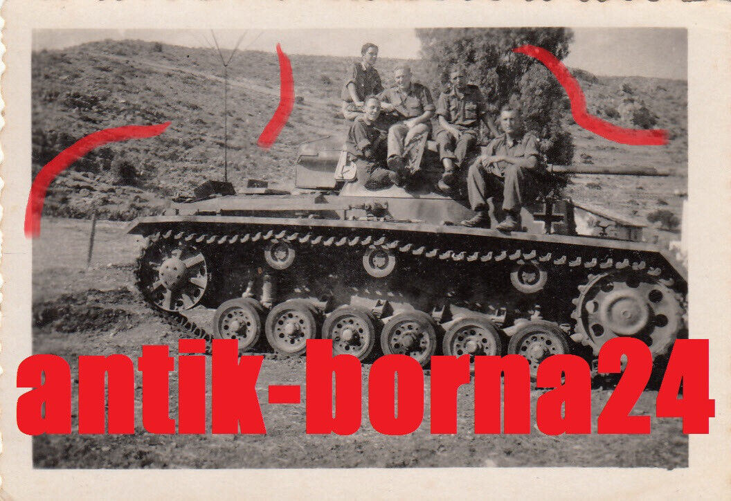 Foto WH Soldat Panzer III Tank Besatzung Wappen Funkpanzer Mailing Süd crew B30