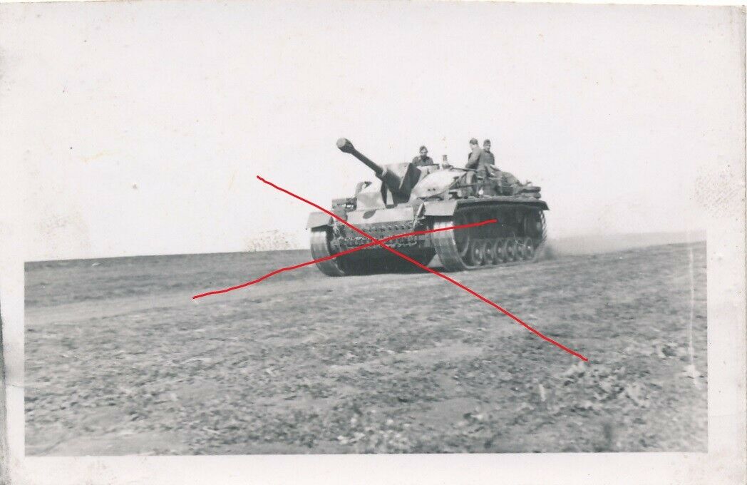 Foto Wehrmacht Deutscher Panzer tank Sturmgeschütz III Kennung 1