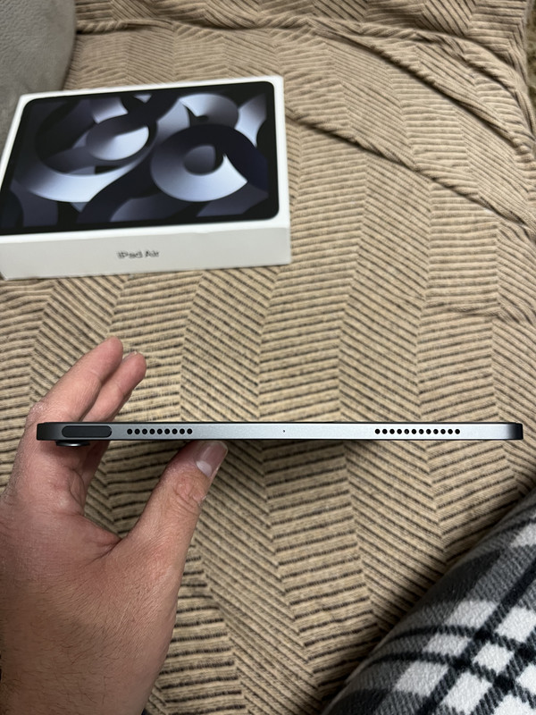 DB4FF284-A2D3-4E69-8428-1882B8BB85BE