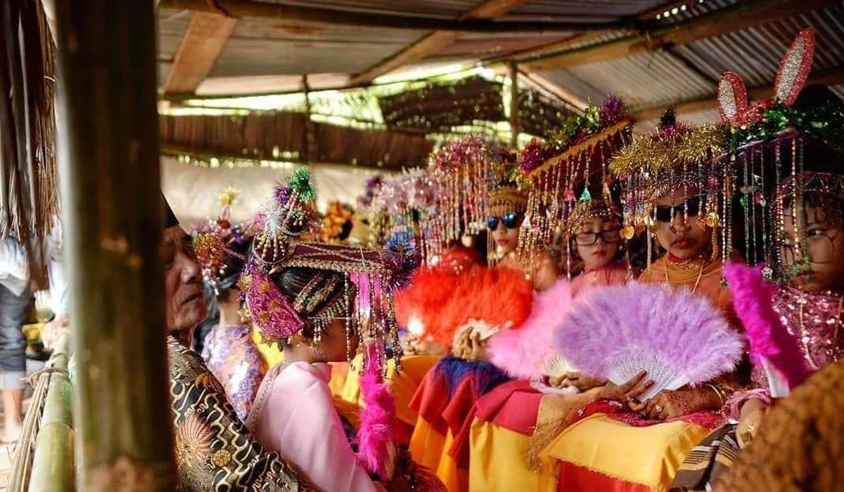 Upacara Karia: Ritual Dewasa yang Sakral dalam Tradisi Buton