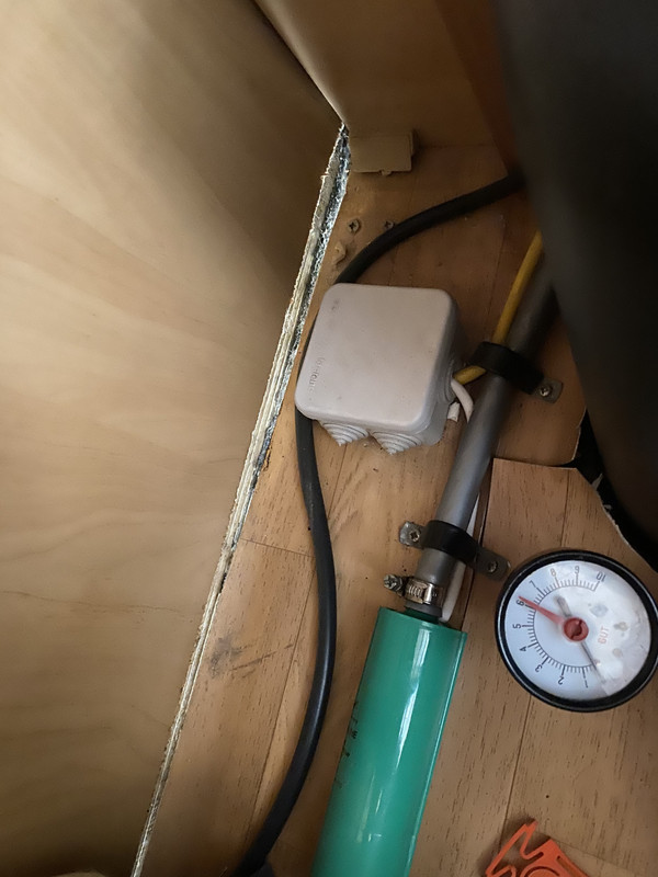 7D8DE8BF-50A0-45F1-8B40-FD3900BCFD1D