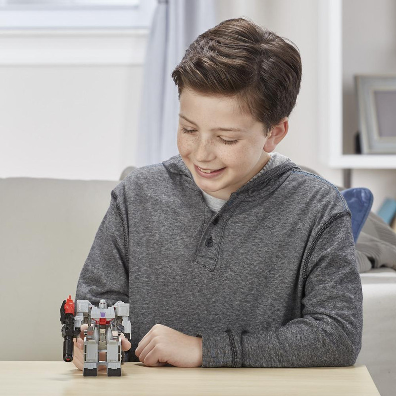 12-Cyberverse-Action-Attackers-1-Step-Megatron