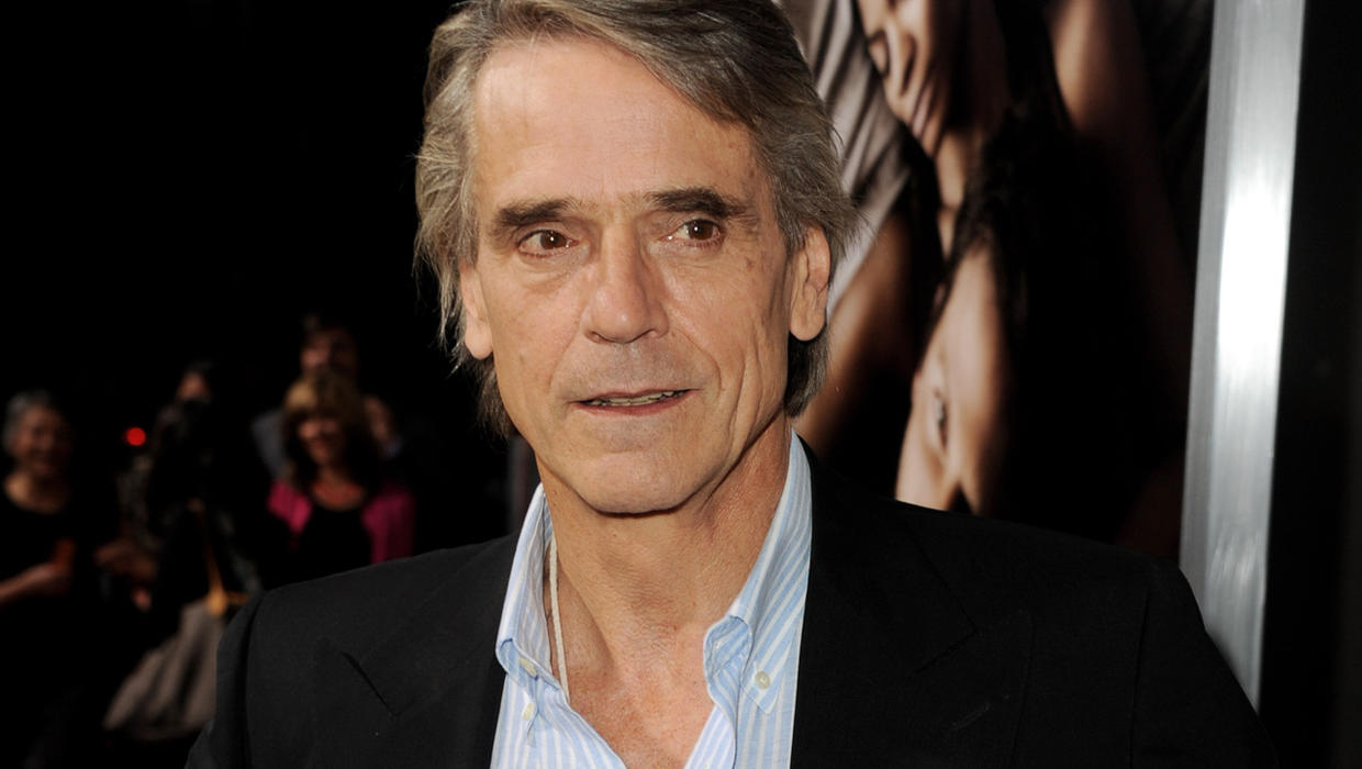 https://i.postimg.cc/R09t8rf5/ctm-jeremyirons-151259311-090612.jpg