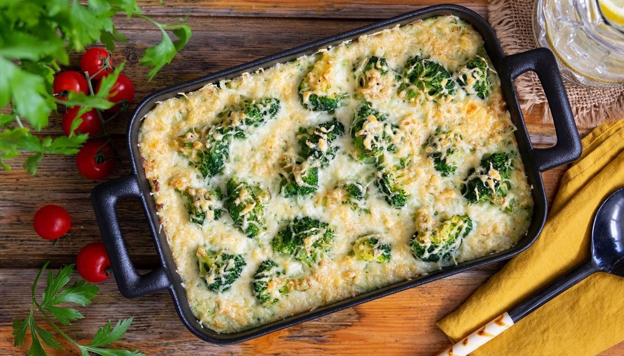 Lasaña de brócoli en salsa blanca, la receta fácil que te encantará