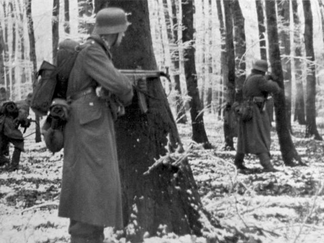 Soldados alemanes en la batalla de las Ardenas