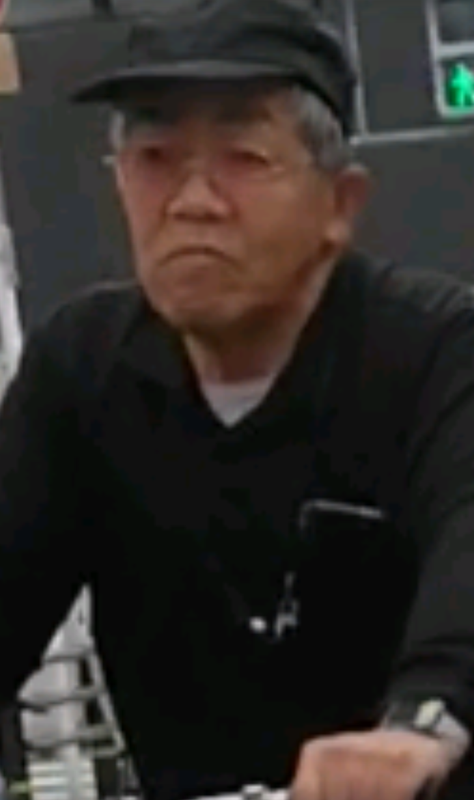 自転車に乗った草加集団ストーカーつきまとい爺（上野と森の仲間@豊津第二小学校付近の路上朝8時前)