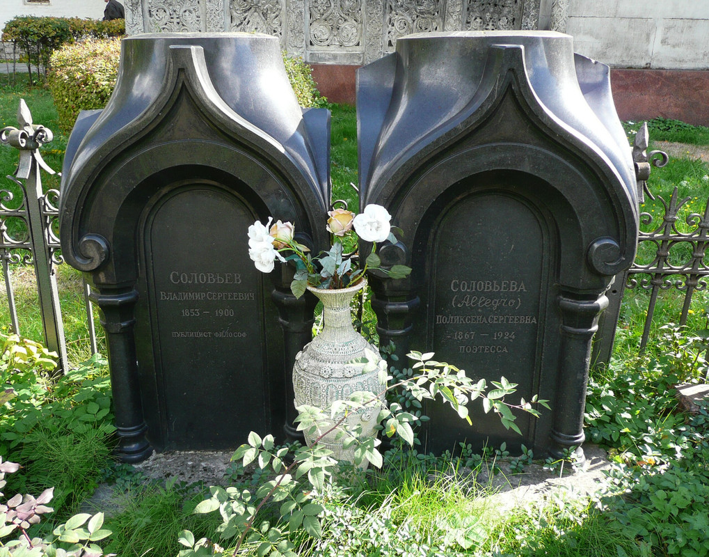 Tomb-solovyov