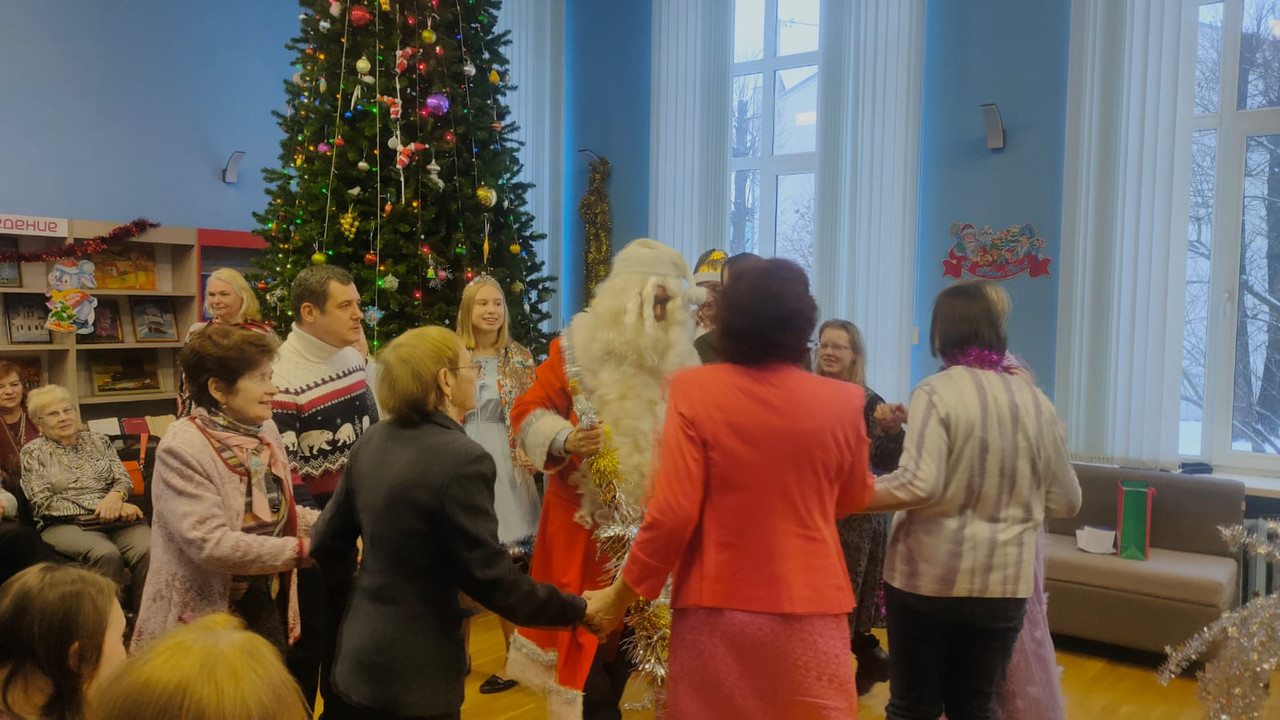 Хоровод у елки