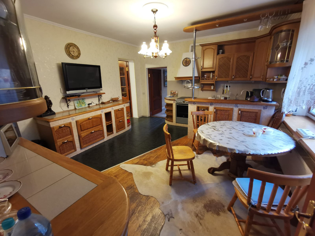 EE78E45F-4EB9-4232-A309-57AEF1AB543A