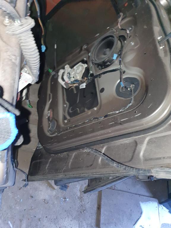 Дверь передняя правая