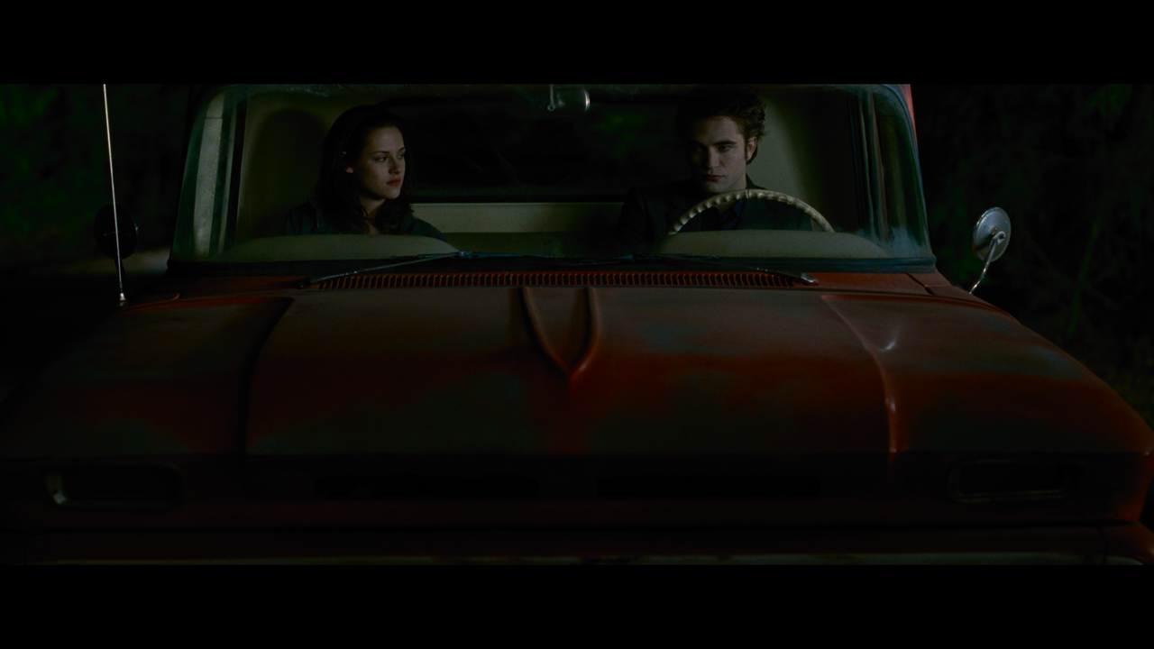mpv-shot_The.Twilight.Saga.New.Moon.2009.2160p.UHD.BDREMUX.DV.HDR.HEVC-Нечипорук_00_17_36_0002
