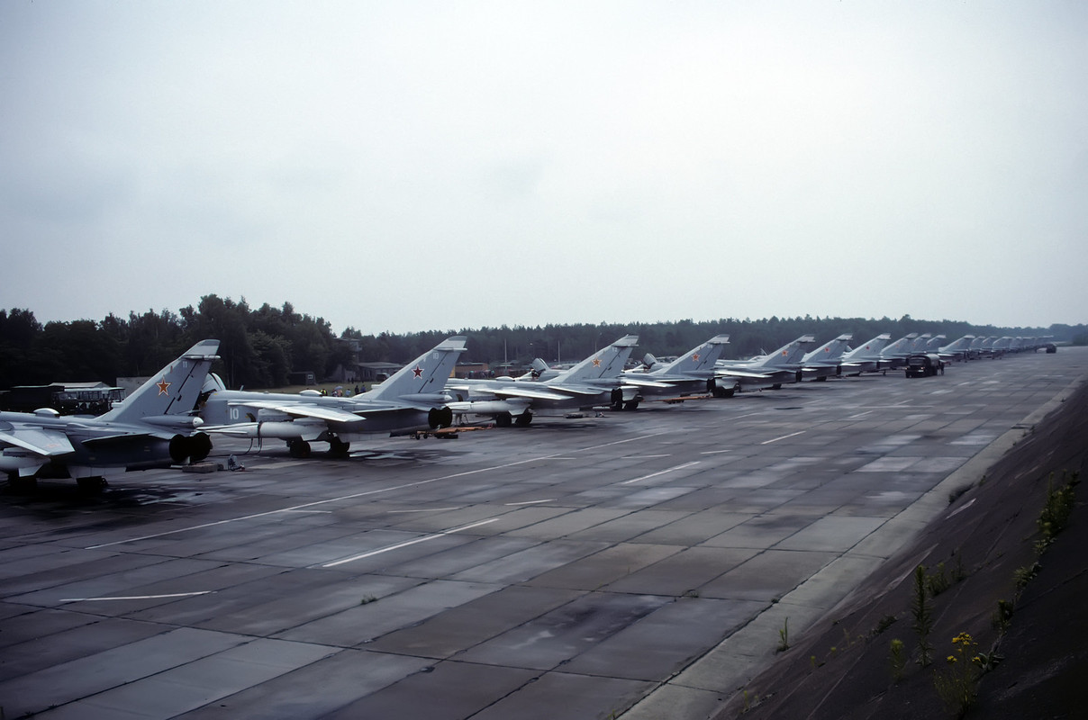 11 ORAP Su-24MR_15-06-93