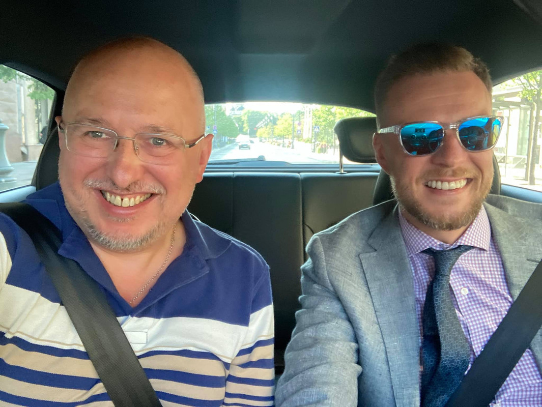 Kremlius nori surengti protestus prieš NATO mojuodamas Lietuvos trispalvėmis