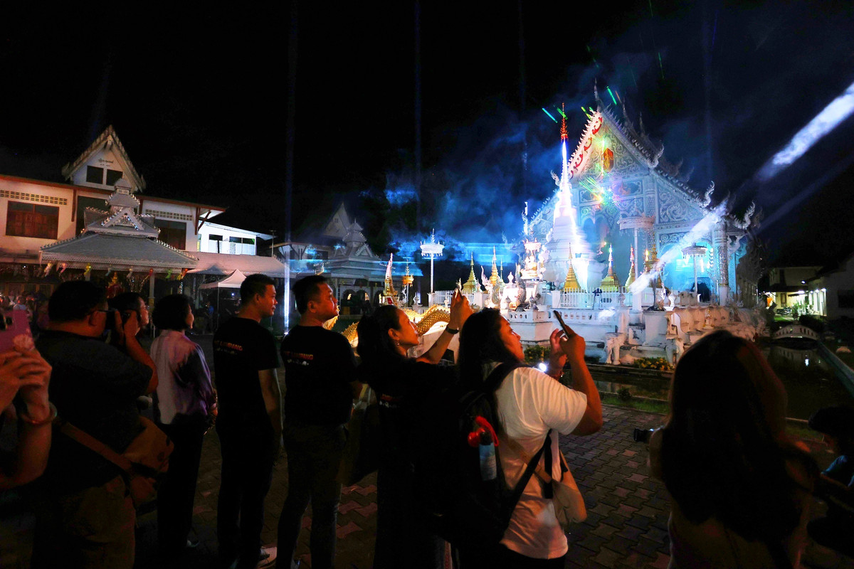 03_ประชาชนชมงาน