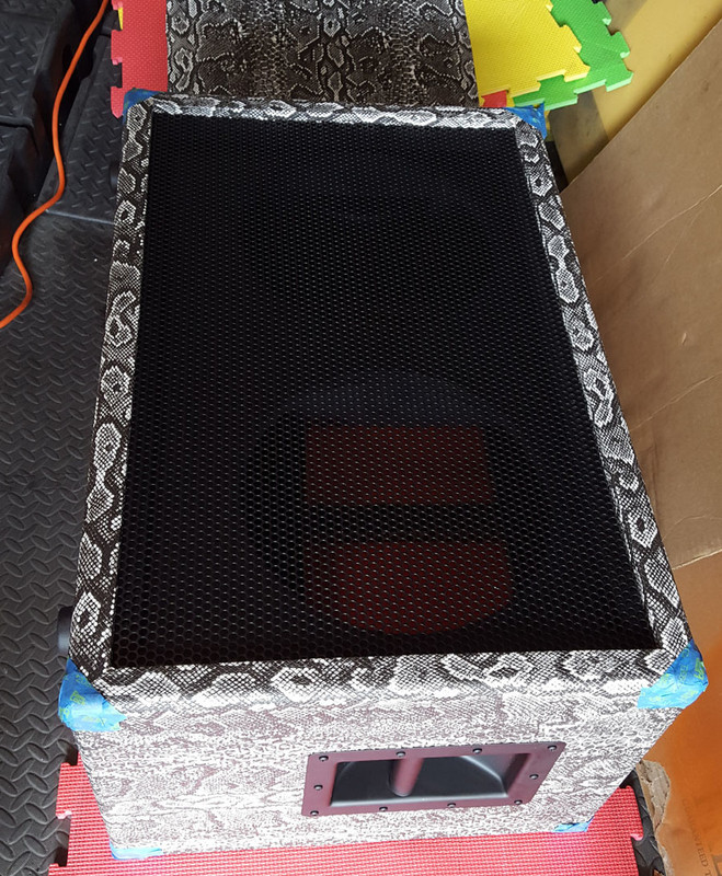 VN_2x12_Grey_SnakeSkin_14