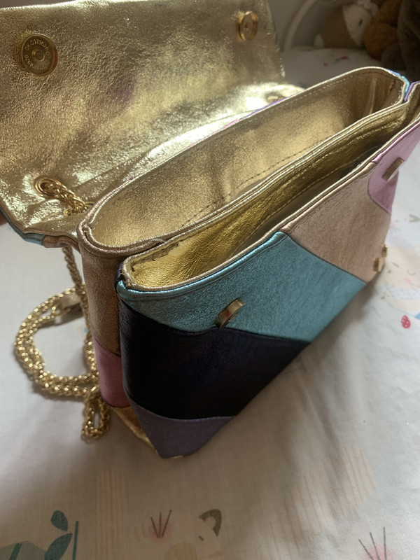 EF882DC9-DE53-49C9-A890-9837013E1F56