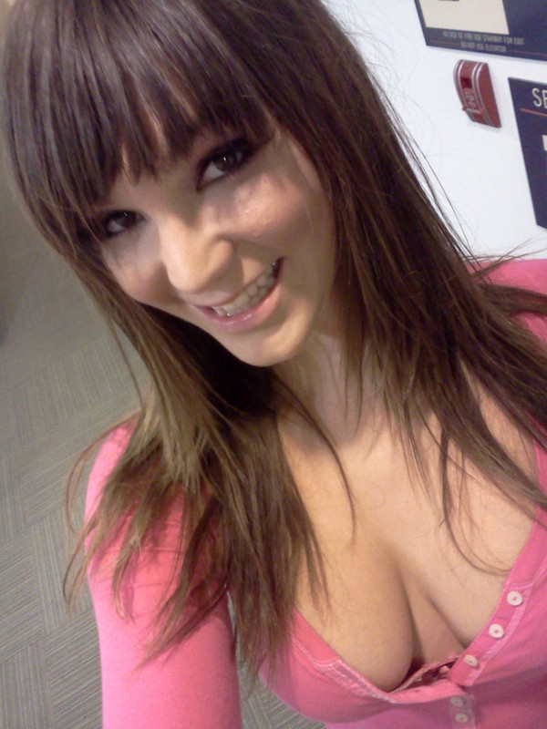 [Image: Nude-Amateur-Pics-Busty-Teen-Selfies16.jpg]