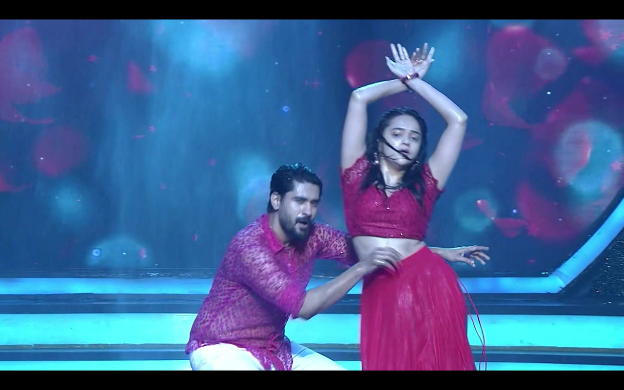 [Image: vlcsnap-2025-10-11-23h47m45s060.jpg]