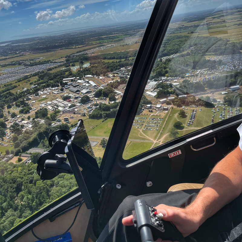 C75A3897-AFB5-440D-B0A1-905203E1A938