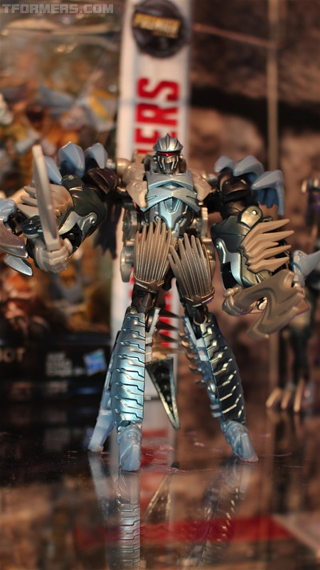 MORE Transformers Showroom Images Trypticon, Tit