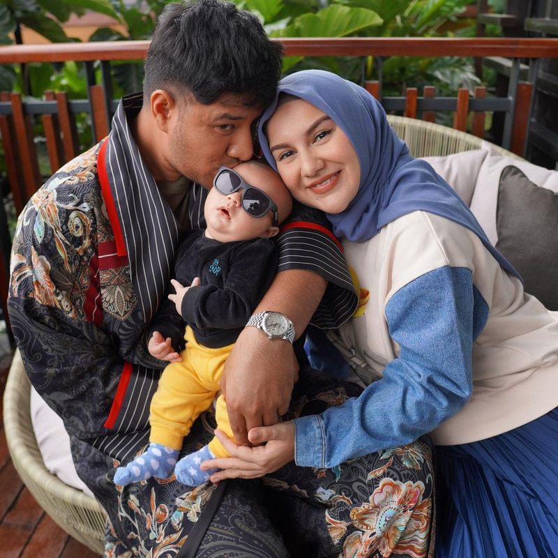 Potret keluarga Ammar Zoni, Irish Bella, dan Air Rumi Akbar 1453
