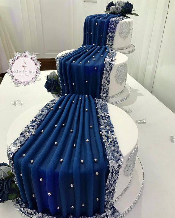 bluenavyweddingcake.jpg