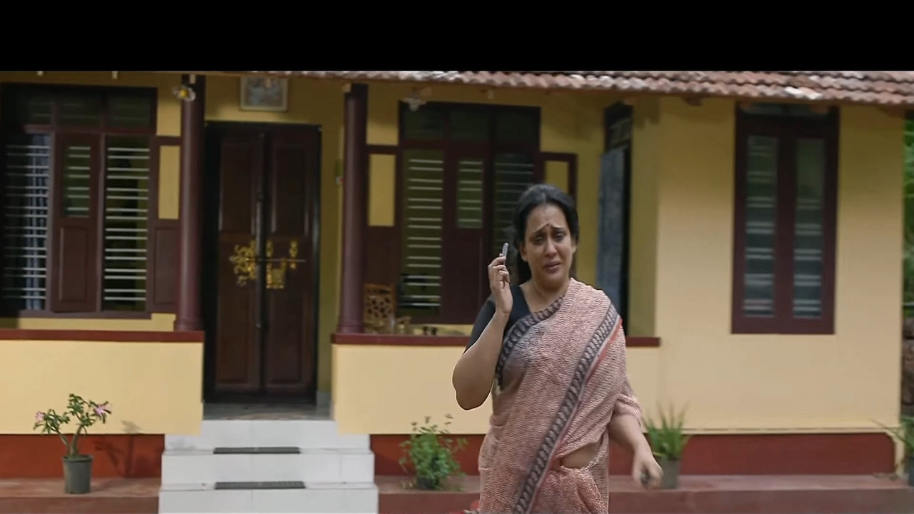 Mala Parvati Hot Navel Slips and Boobs in Saree.mkv_snapshot_00.05.577