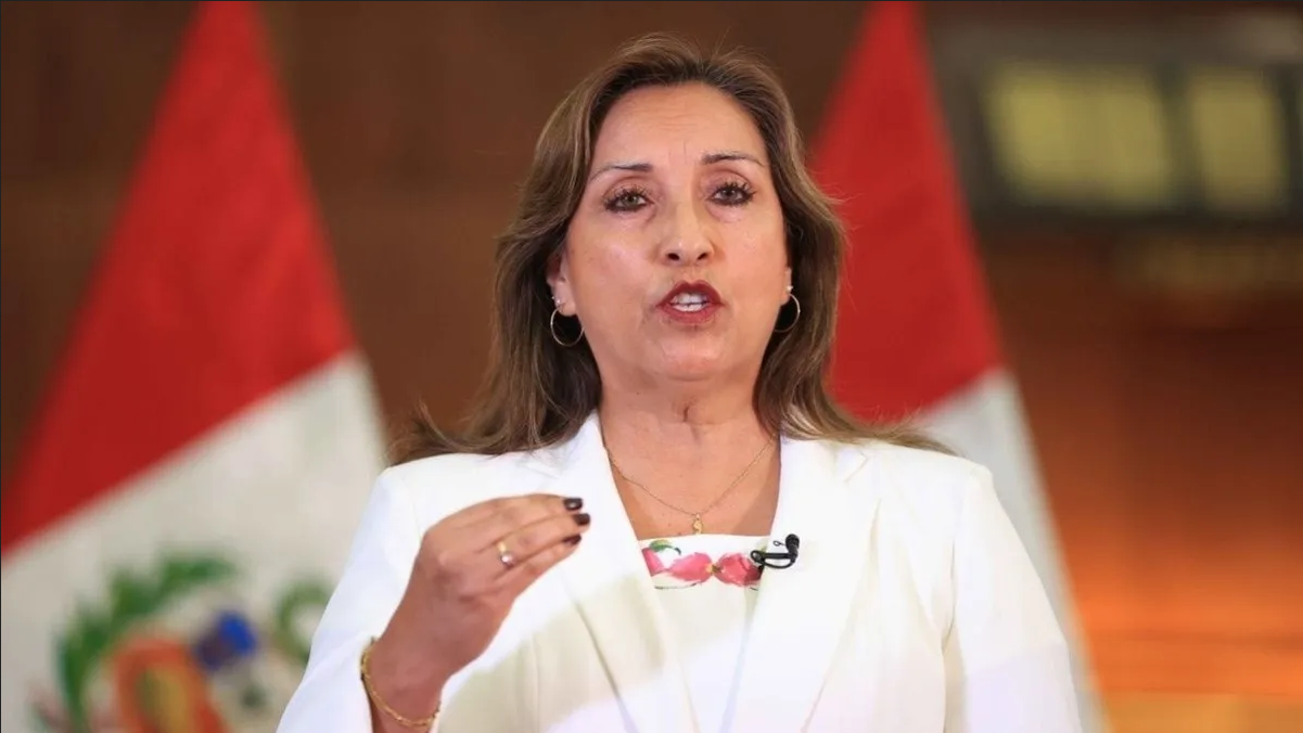 Dina Boluarte declara ante Fiscalía de Perú por caso Rolex; dice que fueron prestados