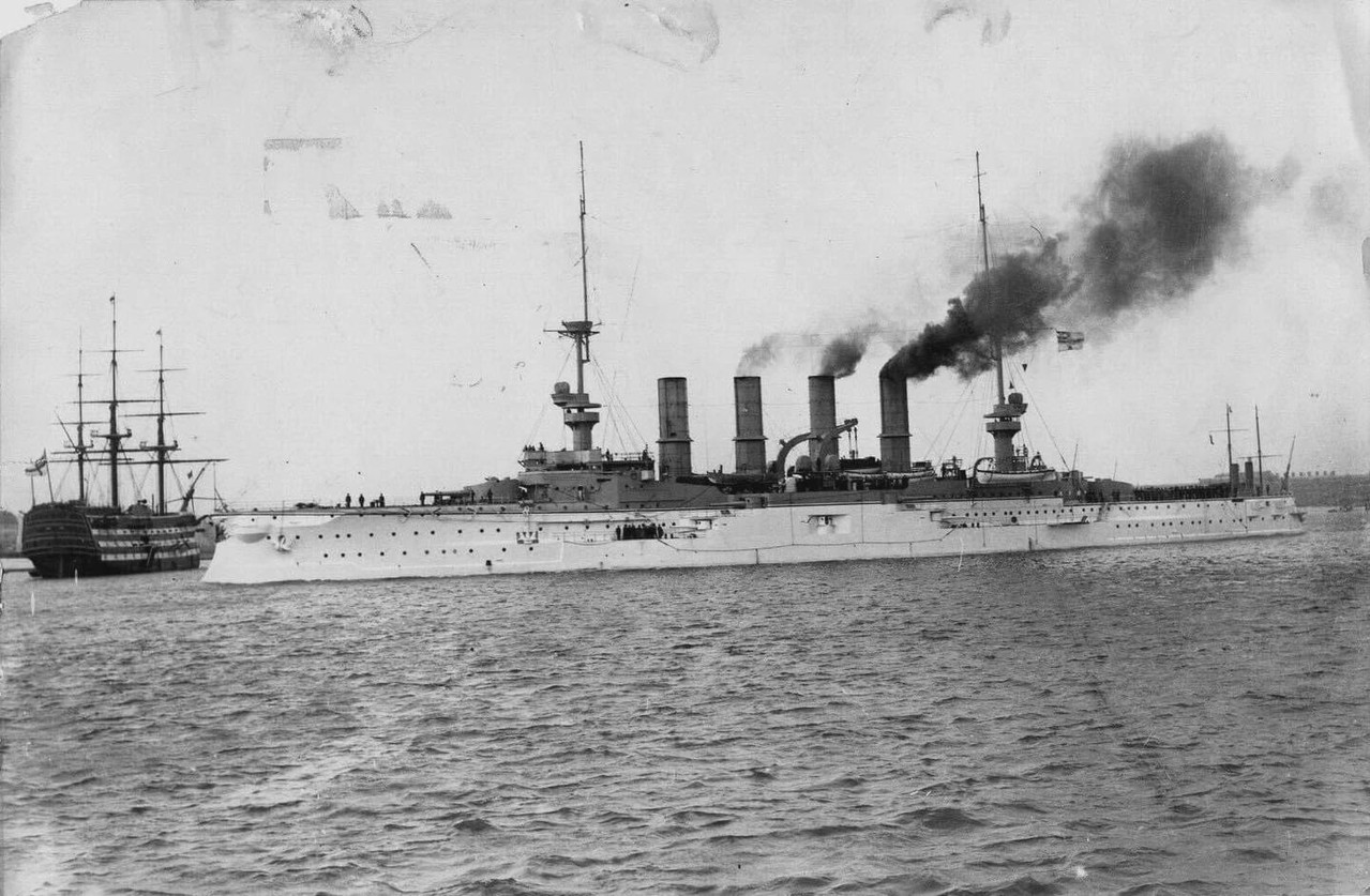 SMS-Scharnhorst-Y-HMS-Victory.jpg