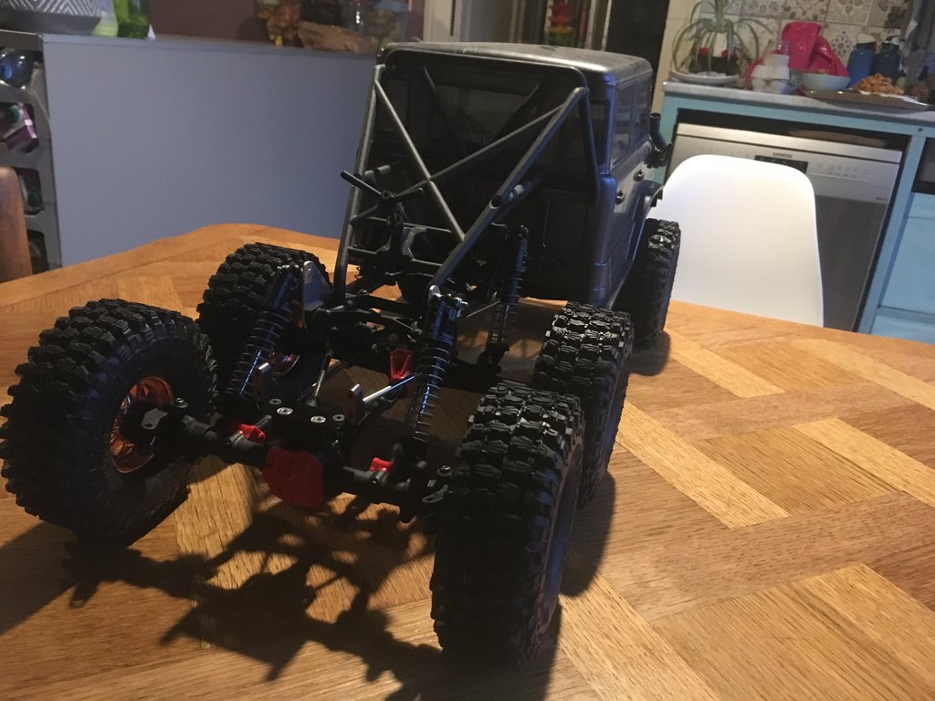 UMG 6x6 Axial  IMG-2367