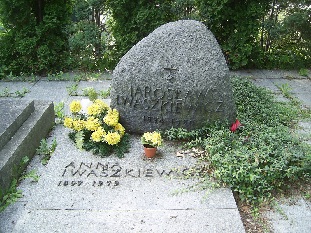 Brwinow-grob-Jaroslawa-i-Anny-Iwaszkiewiczow