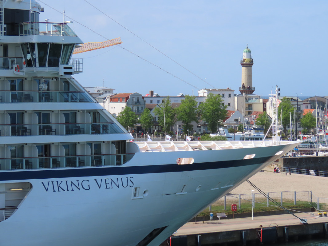 1D5B97C2-DC52-4725-B6F0-44809B4FDC84