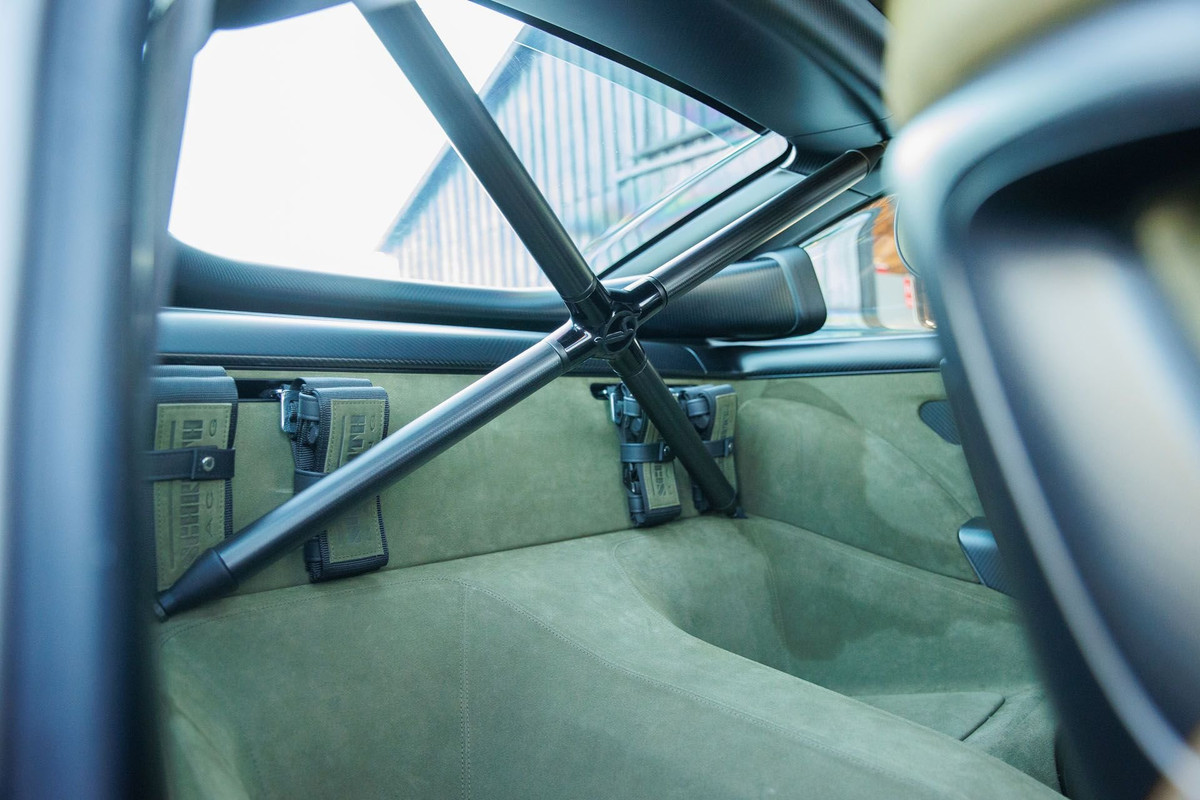 1991-porsche-911-reimagined-by-singer-dls-80.jpg
