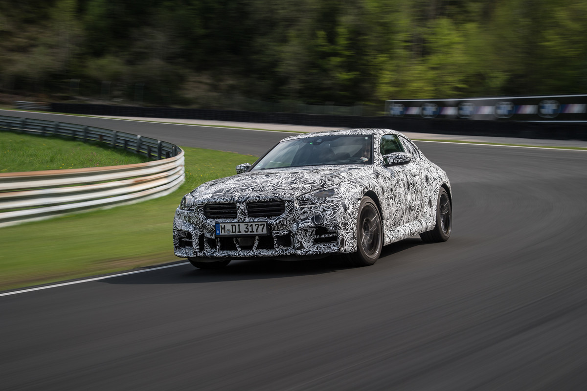 P90467935_highRes_the-all-new-bmw-m2-u