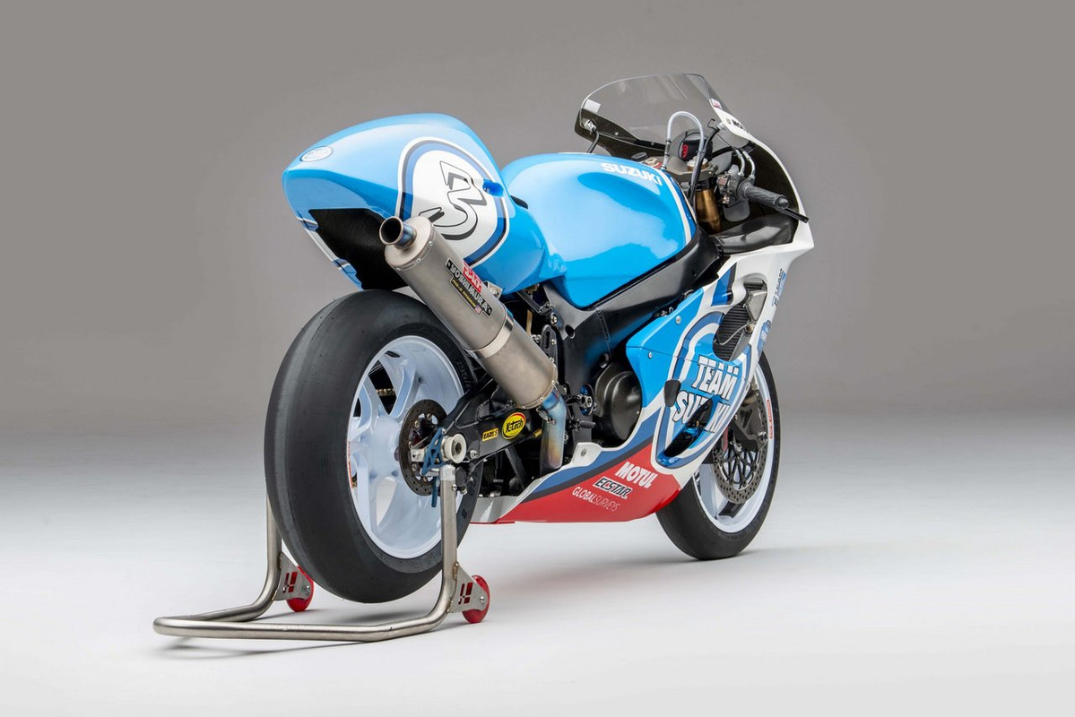 Team Classic Suzuki выкатили обновленный Suzuki GSX-R750 SRAD 1996