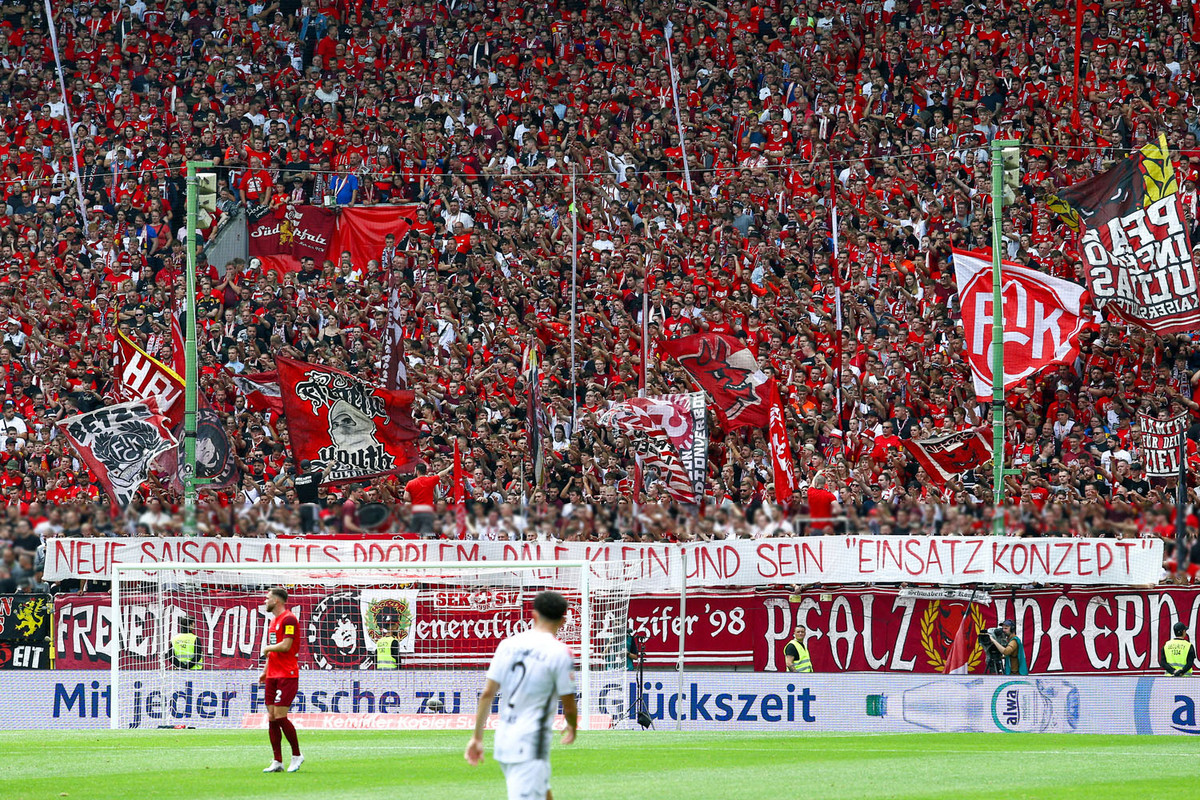 1-fc-kaiserslautern-fc-st-pauli-2-bundesliga-2023-2024-19