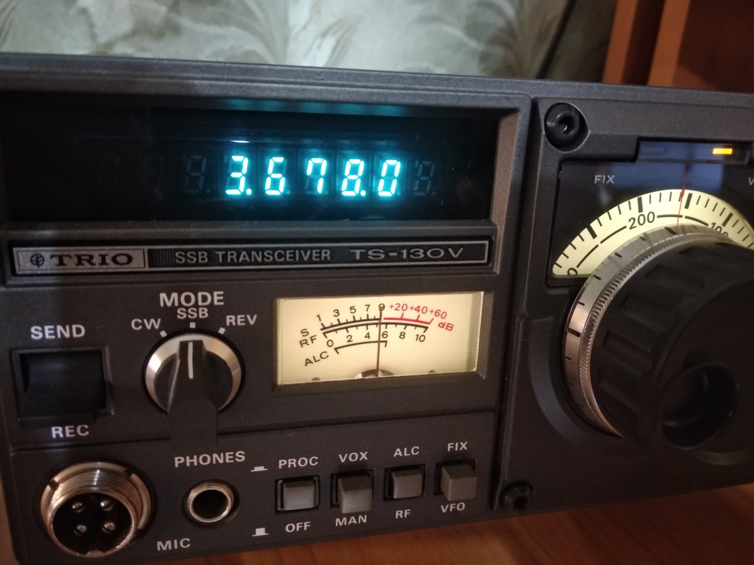 морда слева