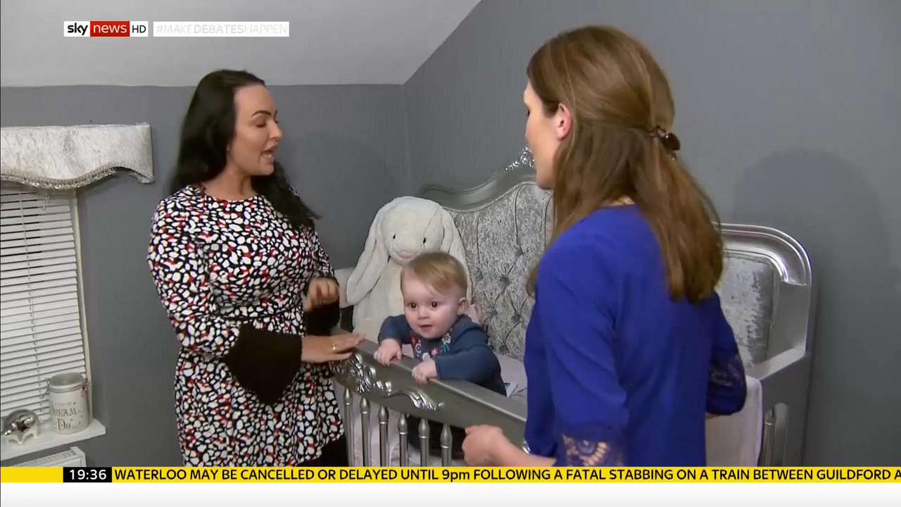 04 January - 19.00.00 - Sky News Tonight. Reports and lively deb