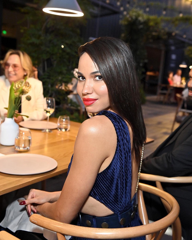 [Image: FYKM9-So-UIAAc-RZx.jpg]