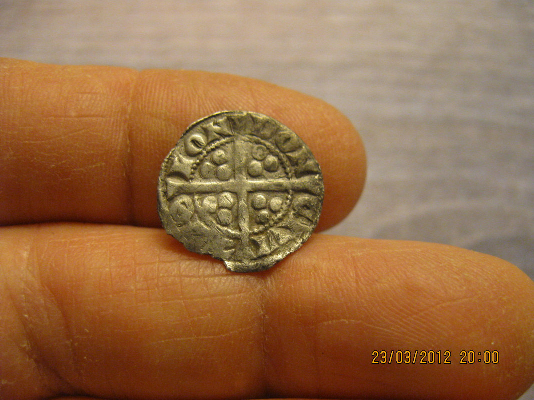 Edwar I Long Cross Penny (2) taustap.