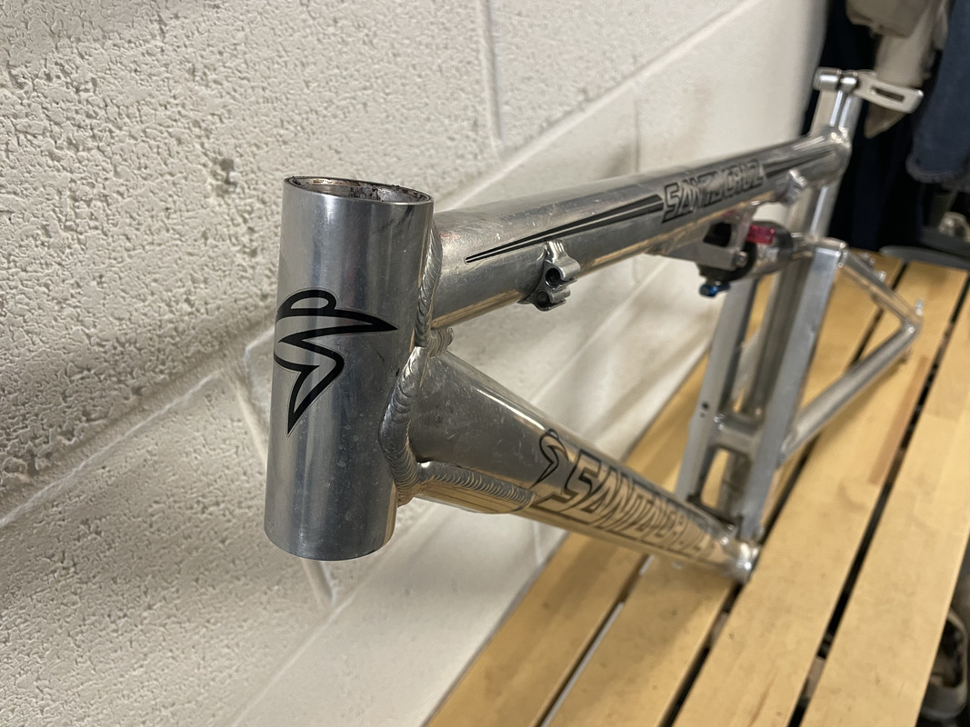 8E8437C7-2333-486A-9368-27F876720DBC