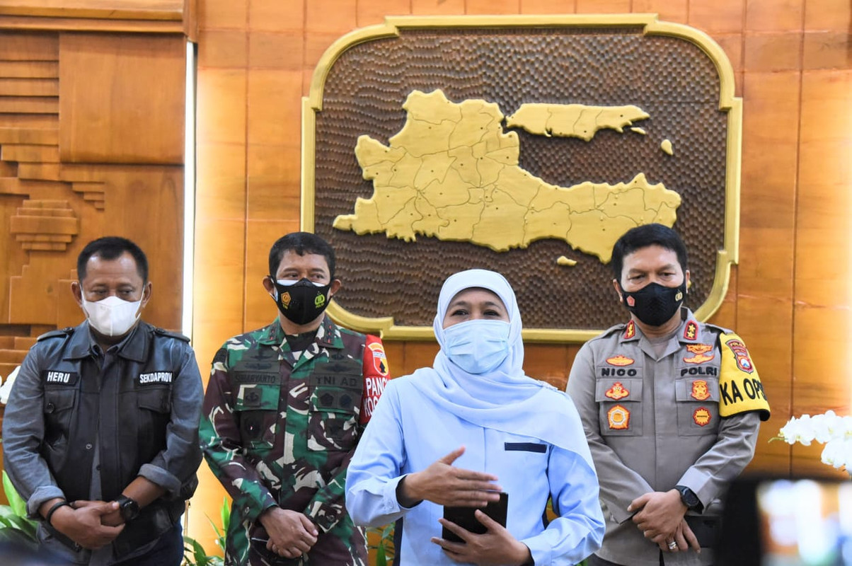 Gubernur Jawa Timur Memimpin Rapat Koordinasi Pelaksanaan PPKM Mikro di Jatim di Gedung Negara Grahadi Surabaya Pemerintah Provinsi Jawa Timur