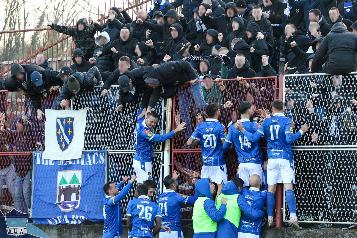 24B9CEF2-01D7-4F3B-B194-732818E007A0