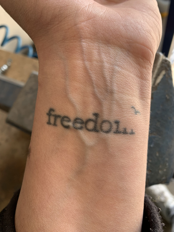 ED6FB0D9-F29A-4DBD-9781-688D23F08AE1