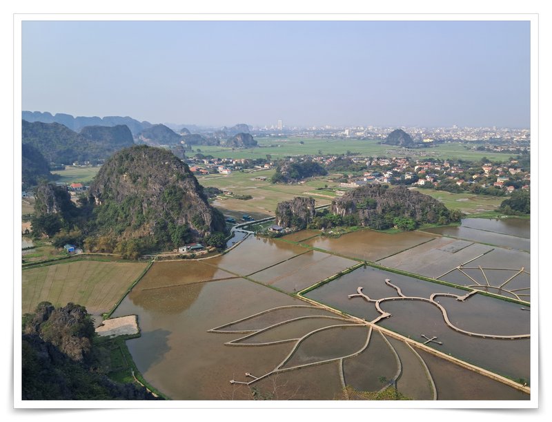 Tam Coc, rios, montañas y campos de arroz. - De la bahía de Halong a los templos de Angkor (16)
