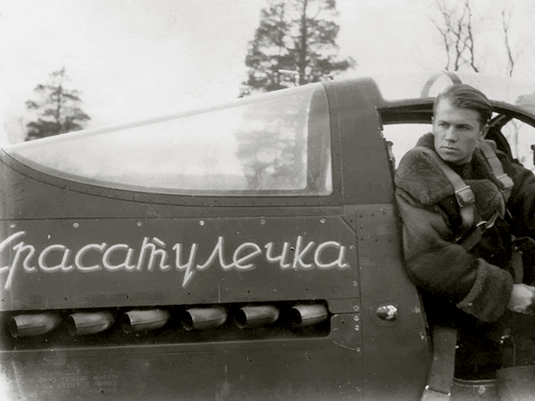 Aircrew-USSR-pilot-19GvIAP-Ivan-Dmitrievich-Gaydayenko-CO-01